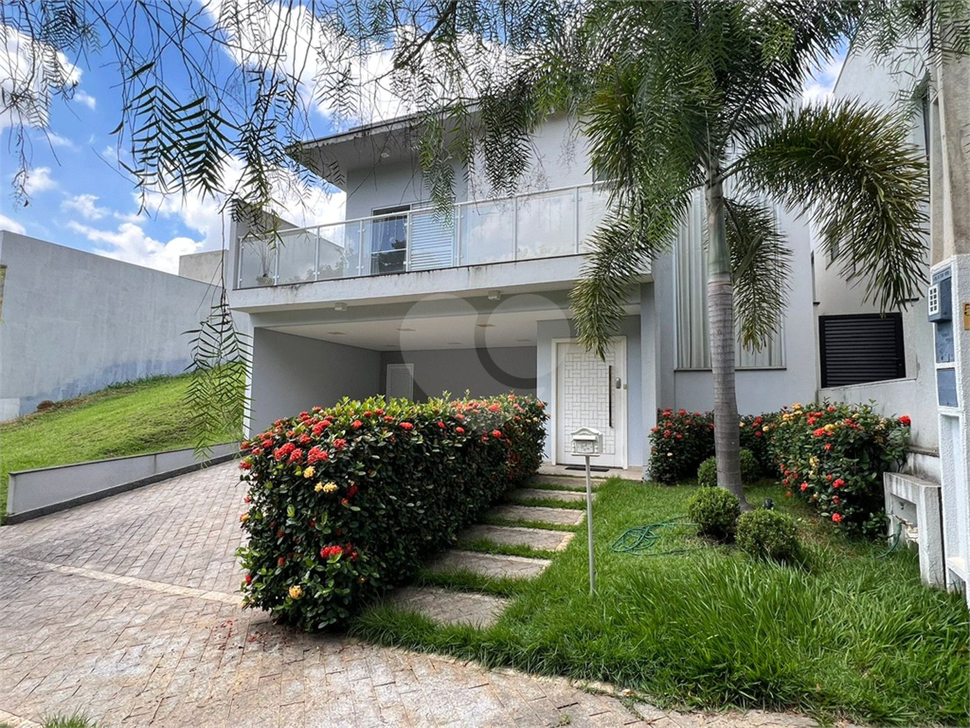 Casa à venda com 3 quartos, sendo 1 suíte,  no condomínio Golden Park Residence, Sorocaba - SP