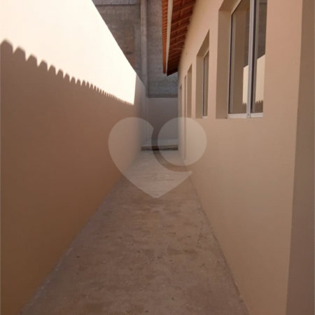 Casa à venda com 2 quartos, sendo 1 suíte,  em Reneville, Mairinque, SP