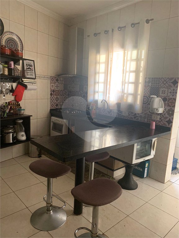 Casa à venda com 4 quartos, sendo 1 suíte, em Loteamento Shangrilá, Valinhos, SP