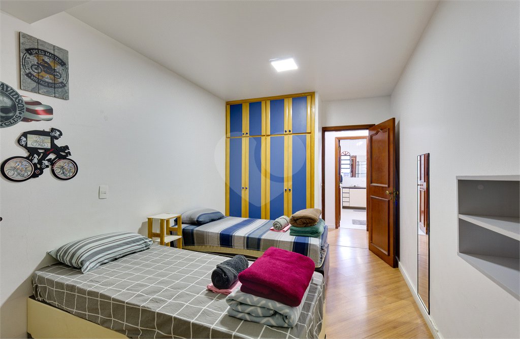 Casa Térrea à venda com 5 quartos, sendo 2 suítes, em Alto da Boa Vista, São Paulo, SP
