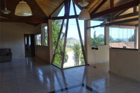 Chácara à venda com 4 quartos, sendo 2 suítes, em Loteamento Village de Atibaia, Atibaia, SP