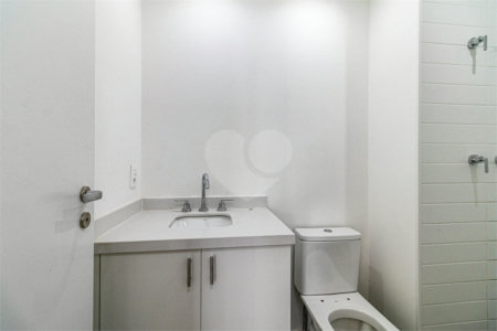 Apartamento à venda com 3 quartos, sendo 1 suíte,  em Vila Anastácio, São Paulo, SP
