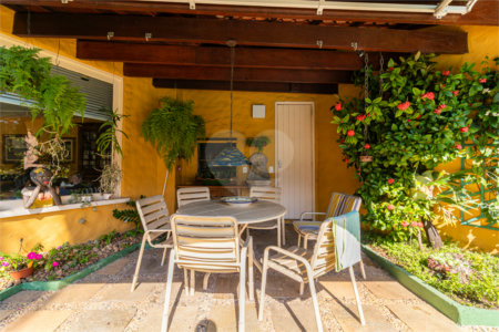 Casa à venda com 3 quartos, sendo 2 suítes, em Interlagos, São Paulo, SP