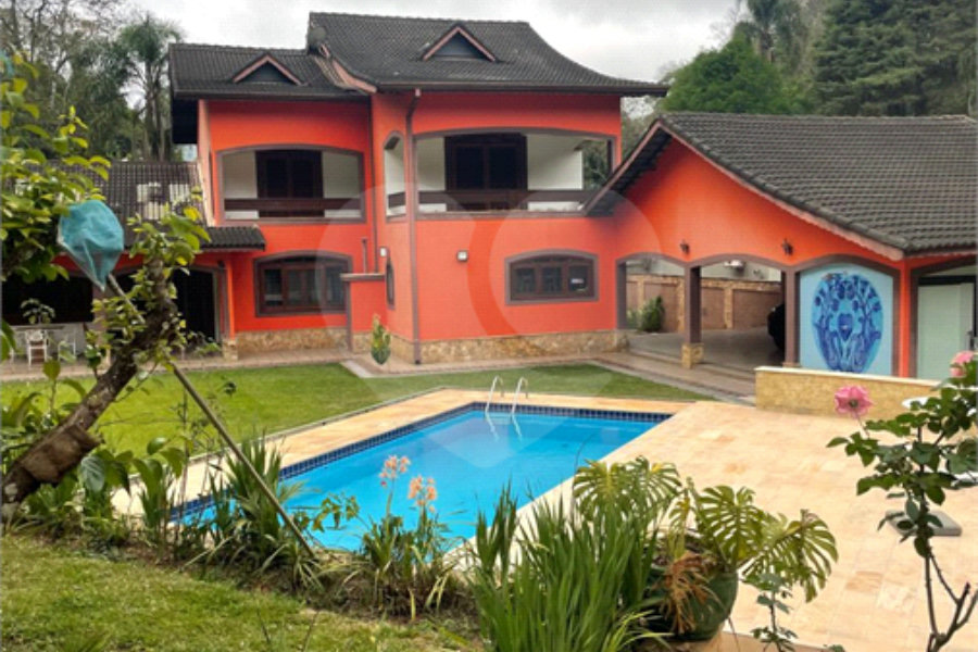 Casa à venda ou para alugar com 4 suítes no condomínio Alpes da Cantareira, Mairiporã - SP