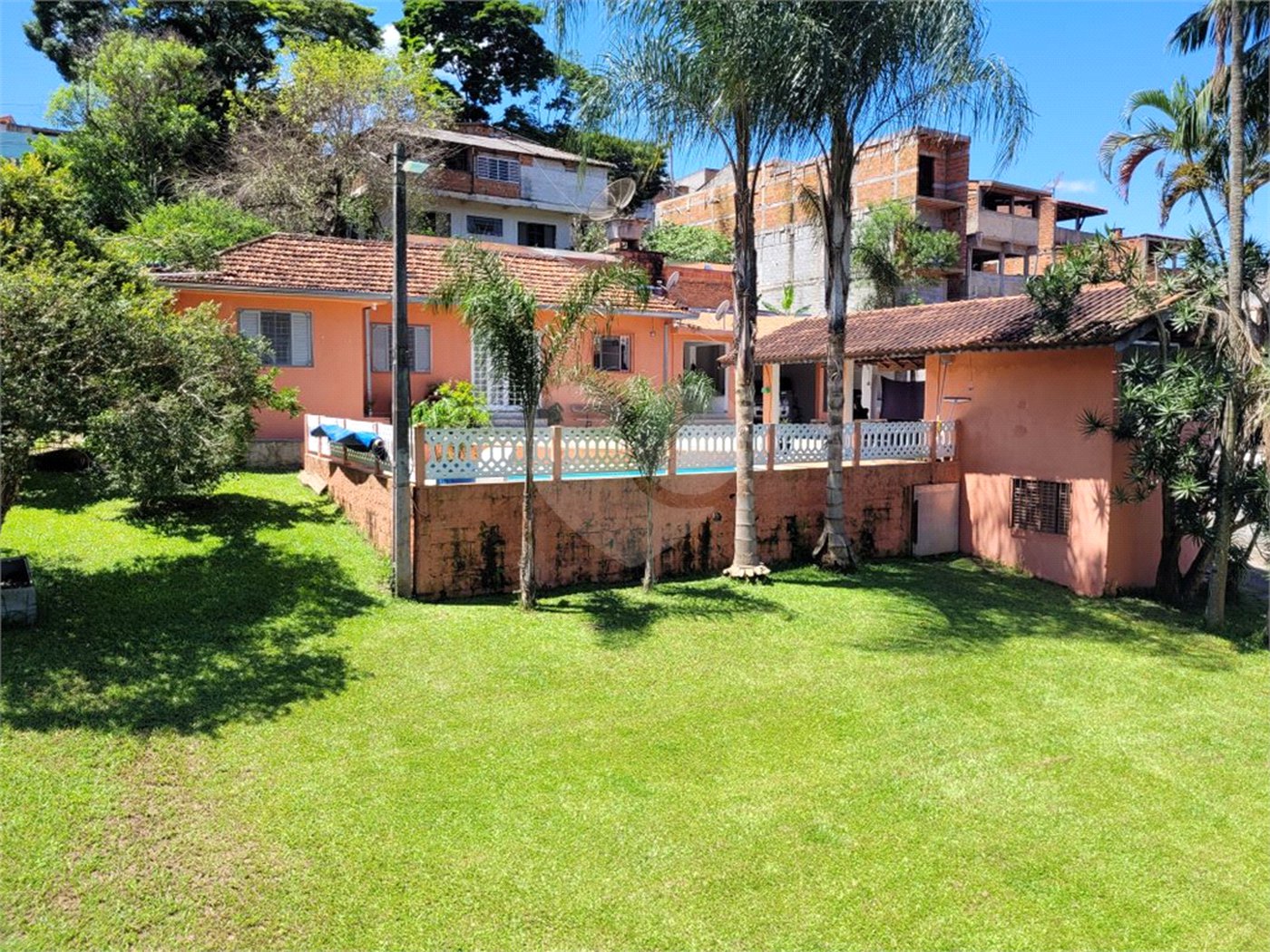 Chácara à venda com 3 quartos, sendo 1 suíte,  em Jardim Imperial, Atibaia, SP