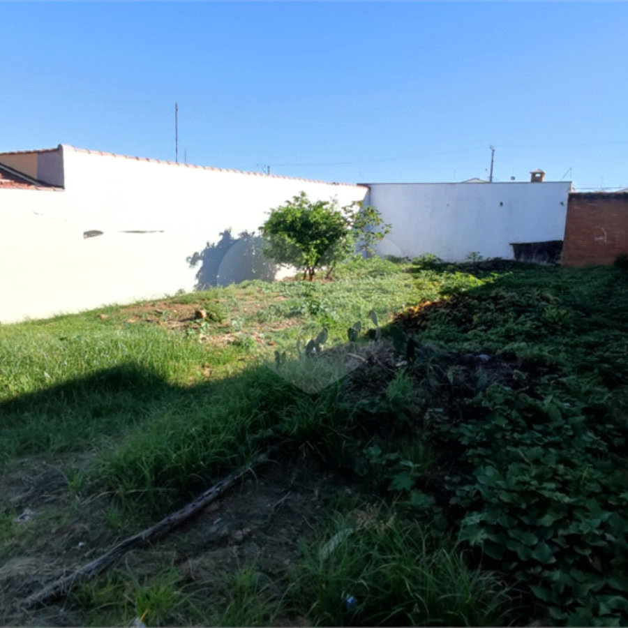 Terreno à Venda em São Carlos, no bairro Nossa Senhora de Fátima