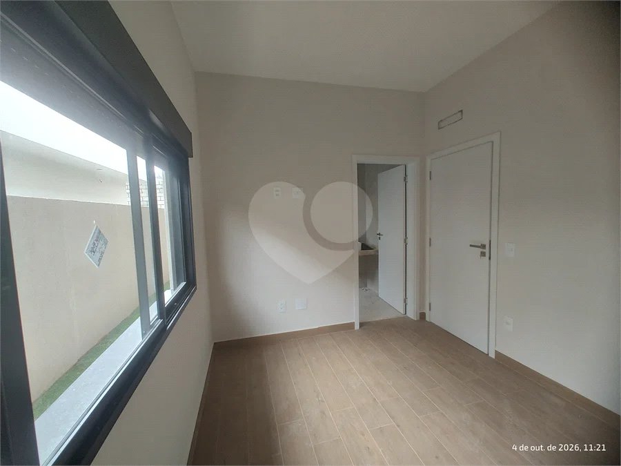 Casa exclusiva em Atibaia de alto padrão com 3 suítes, piscina, espaço gourmet, condomínio fechado, aceita financiamento