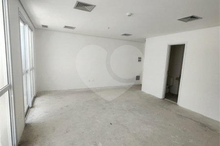Sala comercial a venda em frente ao Allianz Parque