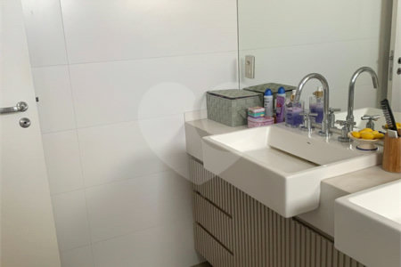 Apartamento à venda com 3 suítes em Lapa, São Paulo, SP