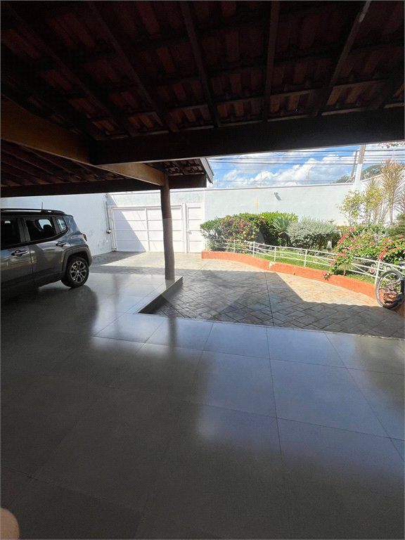 Casa à venda com 4 quartos, sendo 1 suíte, em Vila Santa Maria (vila Xavier), Araraquara, SP
