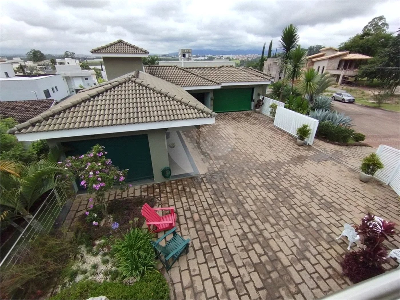 Casa à venda com 5 quartos, sendo 3 suítes, no condomínio Ibiaram 1, Itupeva - SP