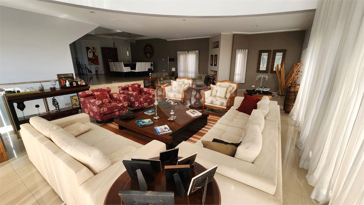 Casa à venda ou para alugar com 5 suítes no condomínio Residencial Jardim Primavera, Louveira - SP