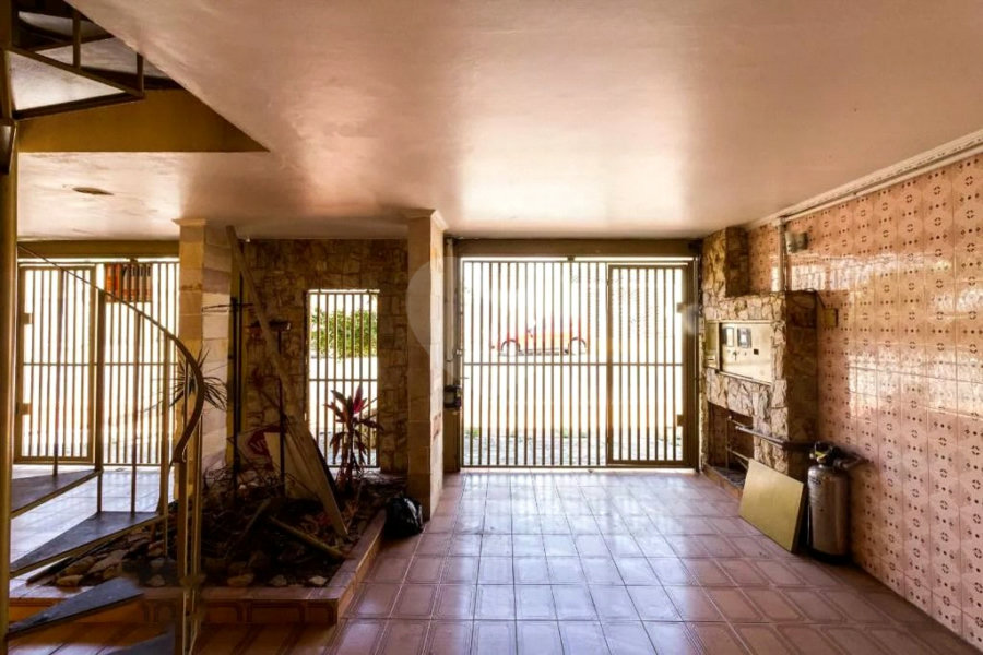 Sobrado à venda com 3 quartos em Vila Carrão, São Paulo, SP