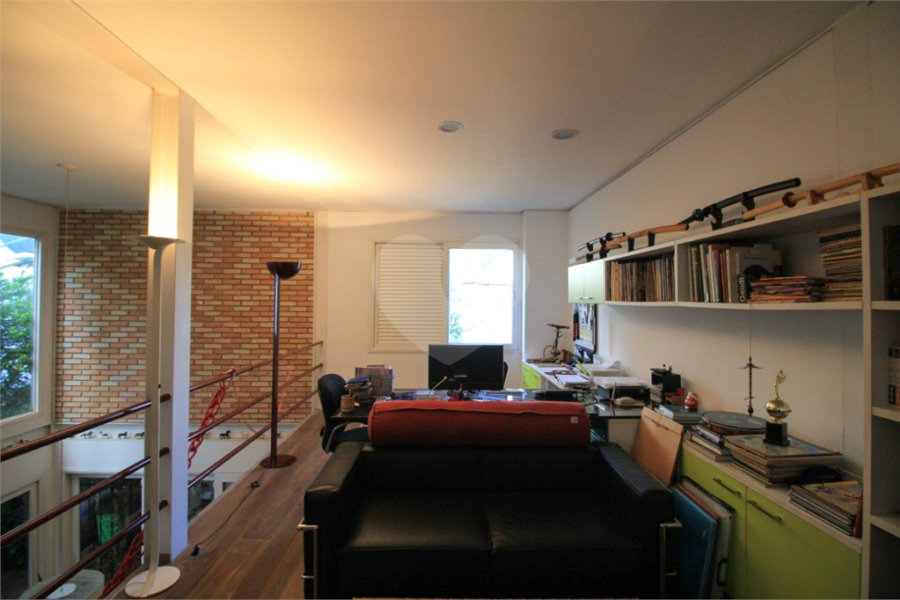 Casa à venda ou para alugar com 5 quartos, sendo 3 suítes,  em Vila Madalena, São Paulo, SP