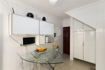 Sobrado à venda com 2 quartos, sendo 1 suíte, em Chácara Santo Antônio, São Paulo, SP