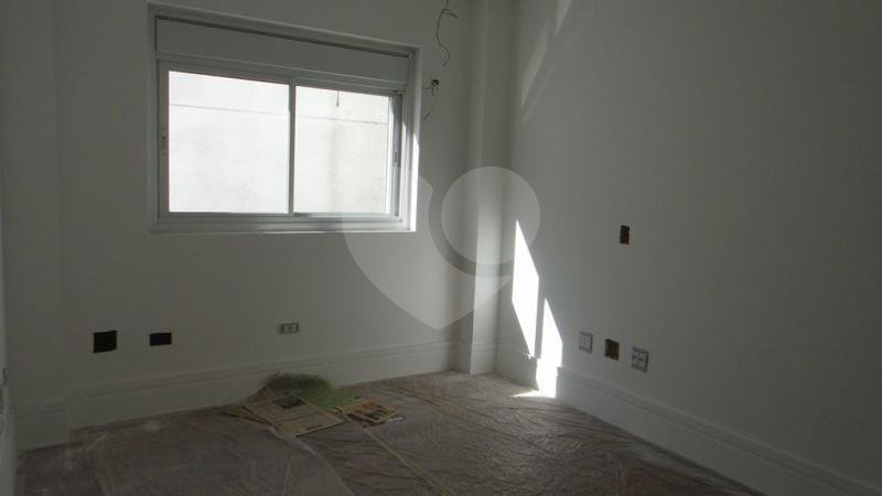 Casa à venda com 3 suítes no condomínio Villa Castanheira, São Paulo - SP