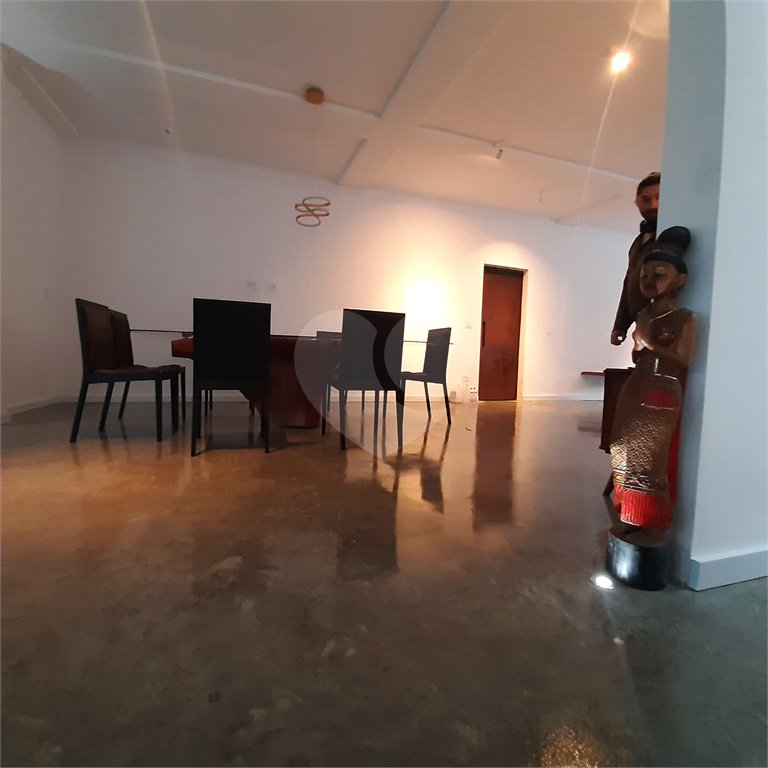 Sobrado à venda com 5 suítes em Serra da Cantareira, Mairiporã, SP