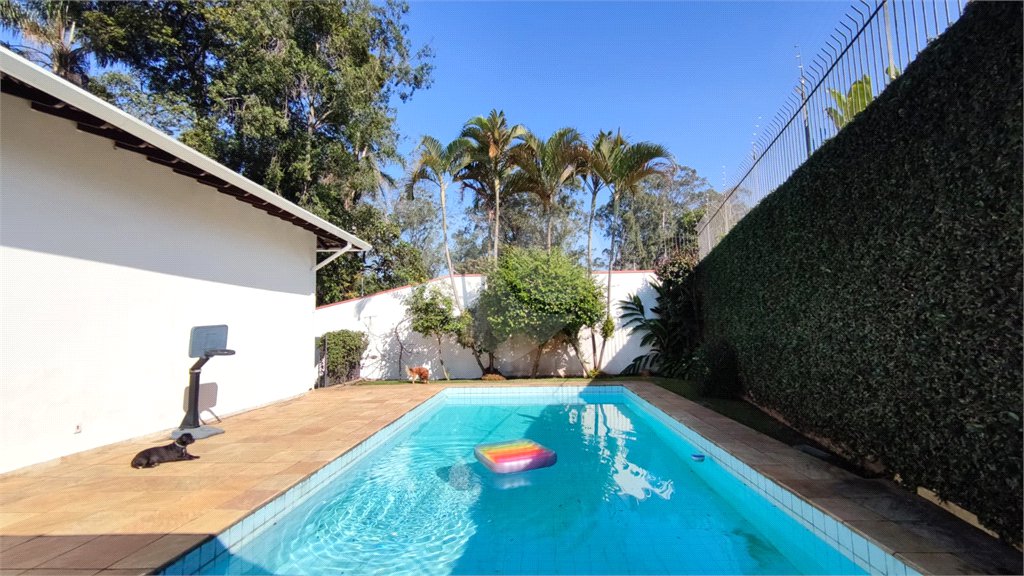 Sobrado à venda com 4 quartos, sendo 2 suítes, em Interlagos, São Paulo, SP