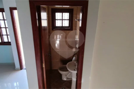 Casa à venda com 3 quartos, sendo 1 suíte, no condomínio Residencial Gabriela, São Paulo - SP