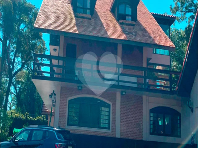Casa à venda com 4 suítes em Roseira, Mairiporã, SP