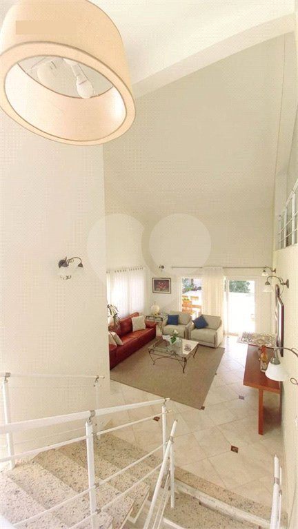 Casa à venda com 3 suítes no condomínio Residencial Parque Arco-íris, Atibaia - SP