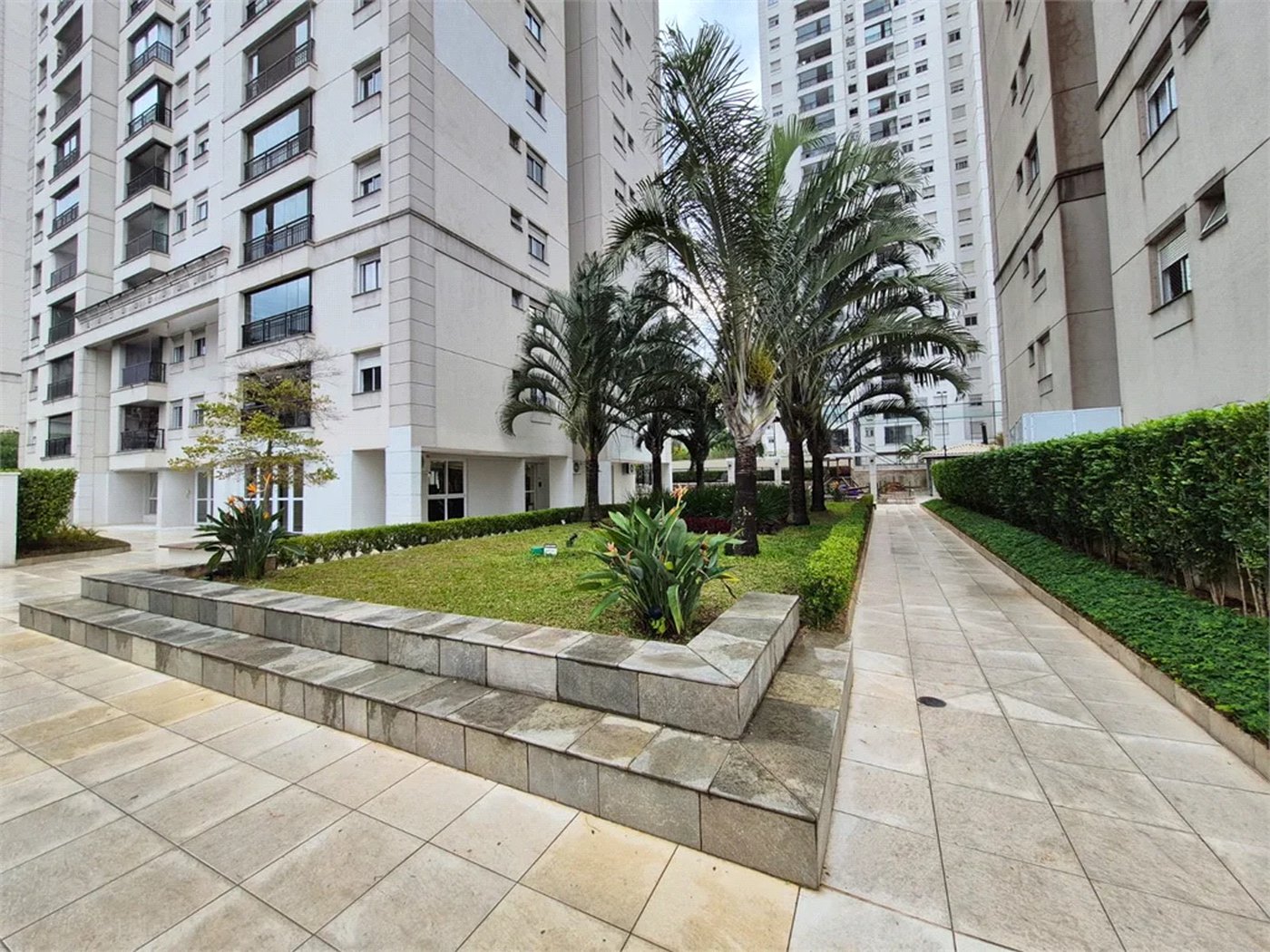 Apartamento à venda com 3 quartos, sendo 1 suíte, em Jardim Parque Morumbi, São Paulo, SP
