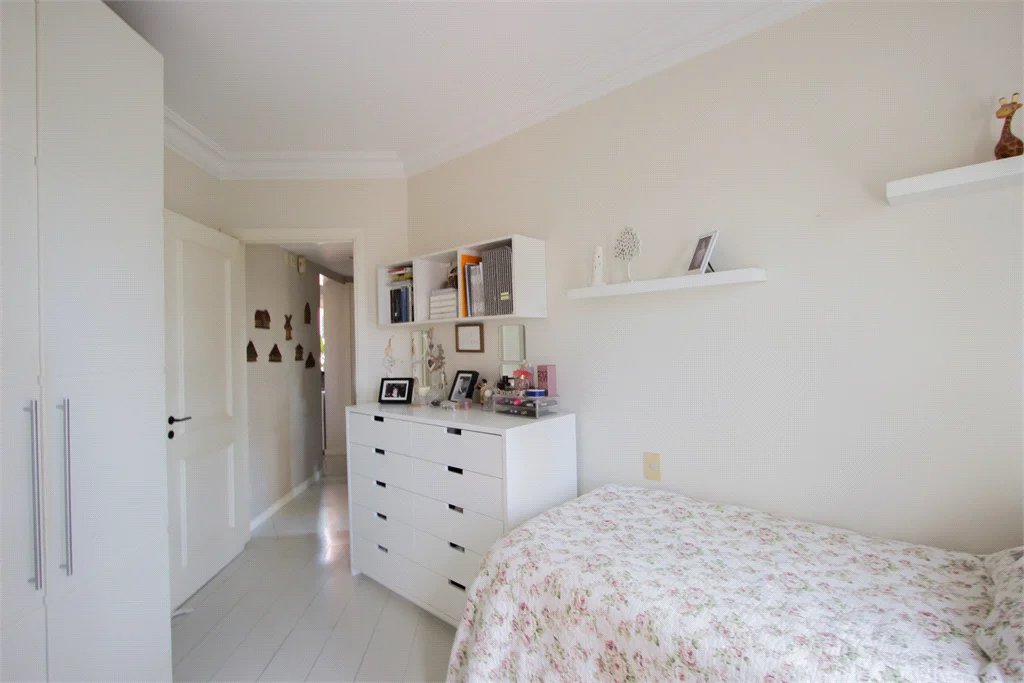 Apartamento à venda com 3 quartos, sendo 1 suíte, em Vila Andrade, São Paulo, SP