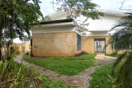 Casa à venda com 7 quartos, sendo 1 suíte, no Centro, Vinhedo, SP