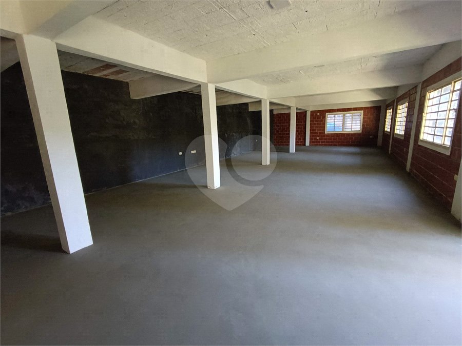 Chácara à venda com 4 quartos, sendo 1 suíte, em Vila Vilma (mailasqui), São Roque, SP