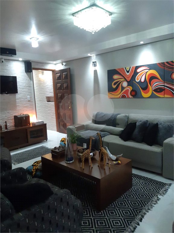 Sobrado à venda com 3 quartos, sendo 1 suíte, em Vila Mazzei, São Paulo, SP