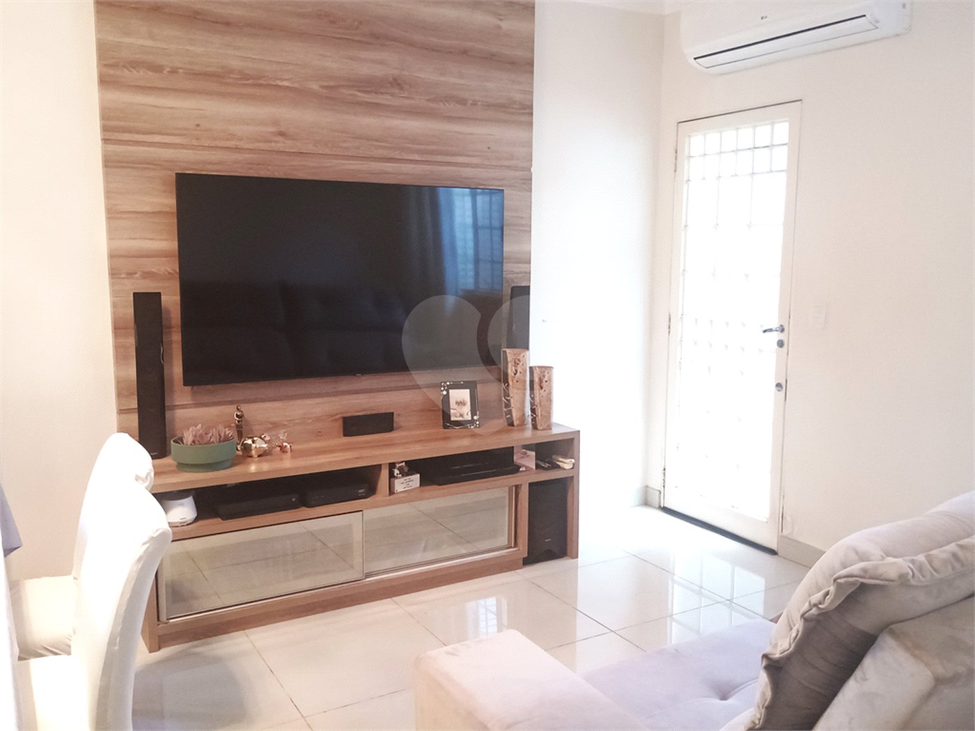Casa à venda com 3 quartos, sendo 1 suíte, no condomínio Portal dos Pinheiros, Ribeirão Preto - SP