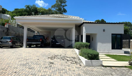 Casa à venda com 3 suítes no condomínio Vila Hipica Ii, Vinhedo - SP