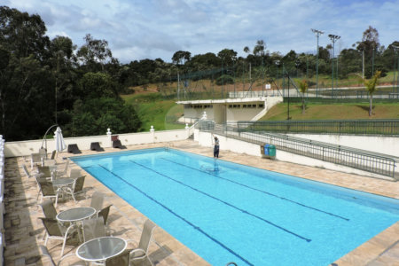 Casa à venda com 3 suítes no condomínio Reserva Santa Maria, Jandira - SP