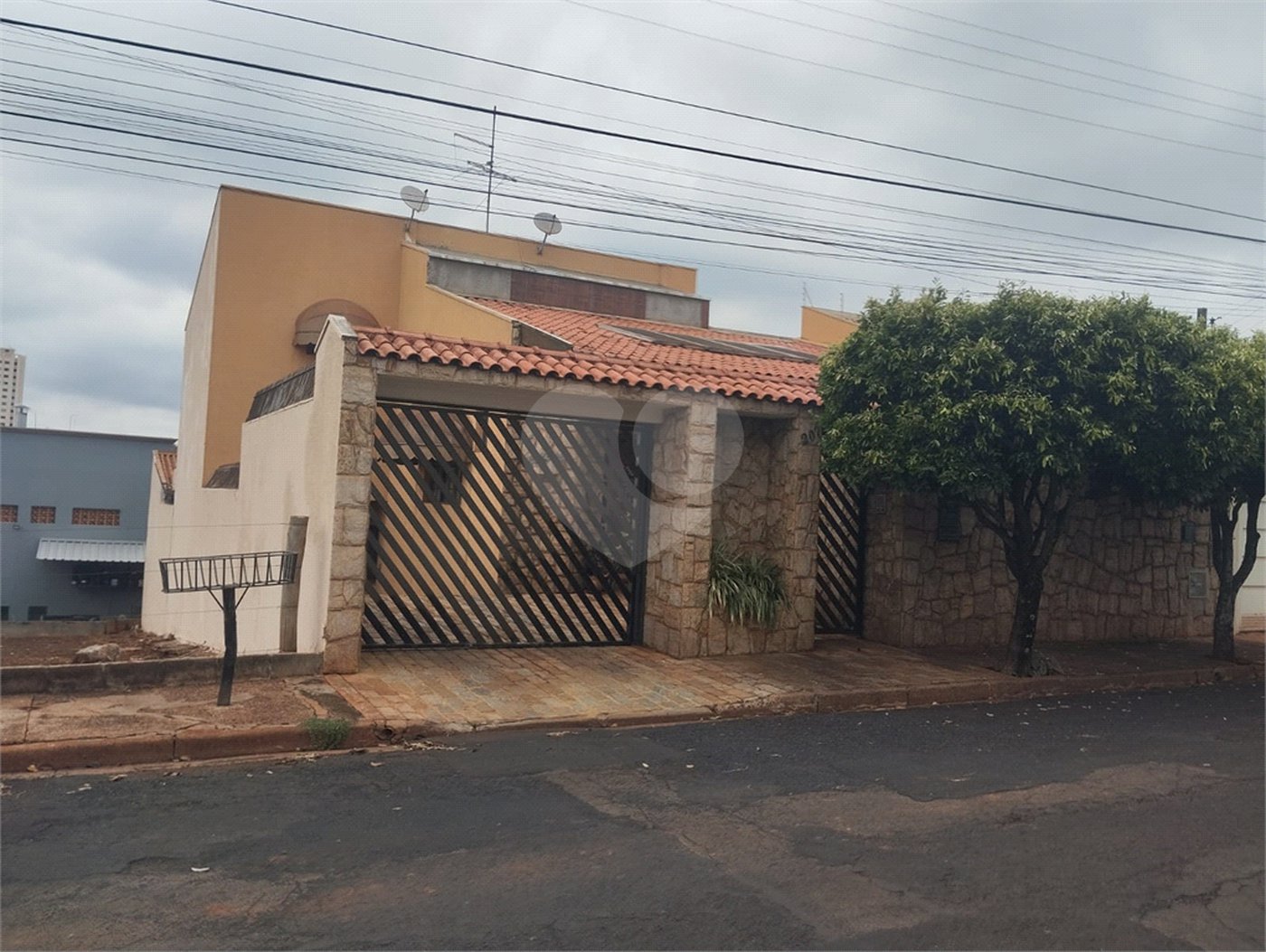 Sobrado à venda com 3 quartos, sendo 1 suíte, em Jardim Nova América, Araraquara, SP