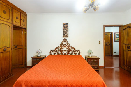 Casa à venda com 5 quartos, sendo 3 suítes, em Lapa, São Paulo, SP