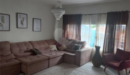 Casa Térrea à venda com 3 quartos, sendo 1 suíte,  em Vila Oliveira, Mogi das Cruzes, SP
