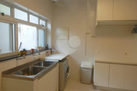 Casa Térrea à venda com 3 suítes em Jardim Prudência, São Paulo, SP