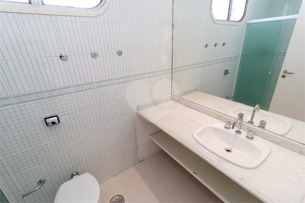 Apartamento à venda com 3 quartos, sendo 1 suíte, em Vila Sofia, São Paulo, SP