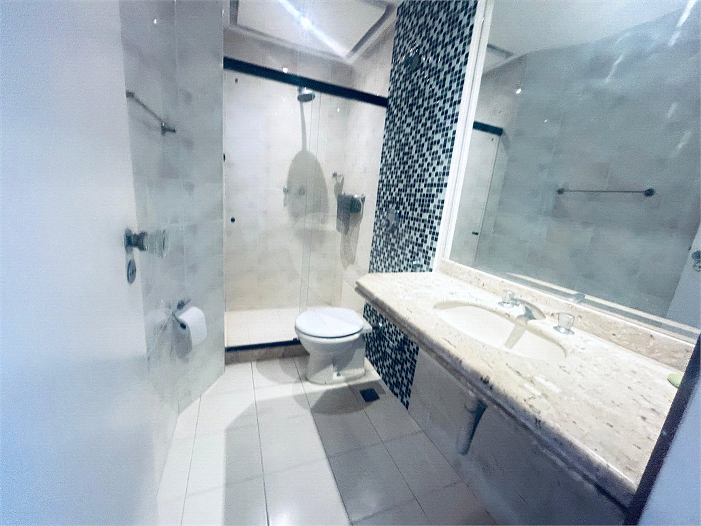 Apartamento à venda com 3 quartos, sendo 1 suíte, em Lagoa, Rio de Janeiro, RJ