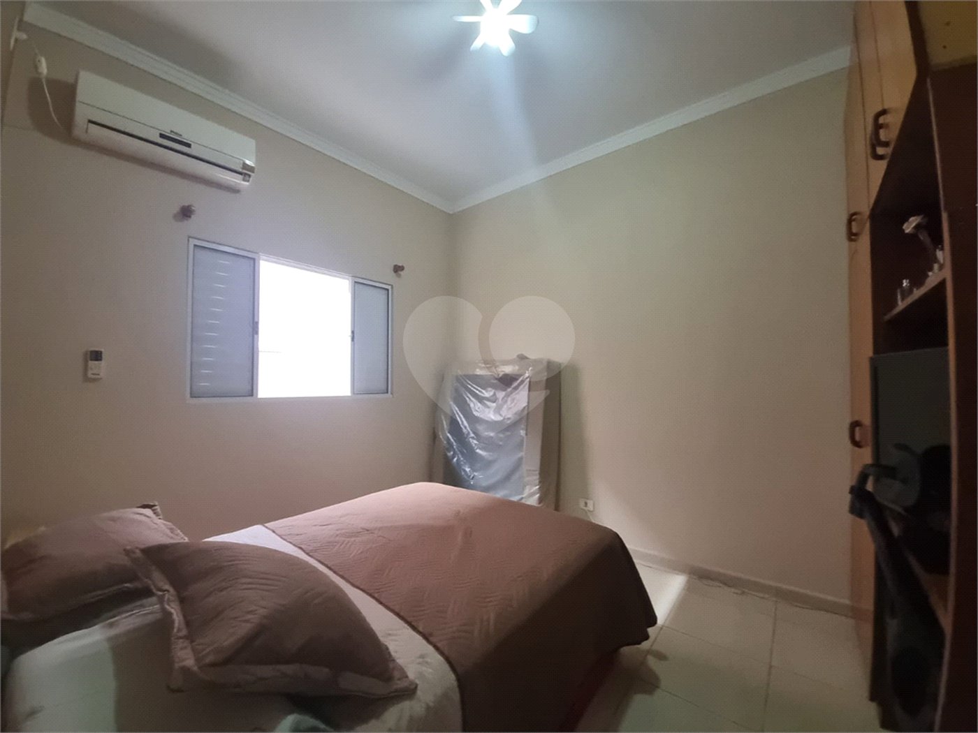 Casa à venda com 4 quartos, sendo 1 suíte,  no condomínio Ibiti do Paço, Sorocaba - SP