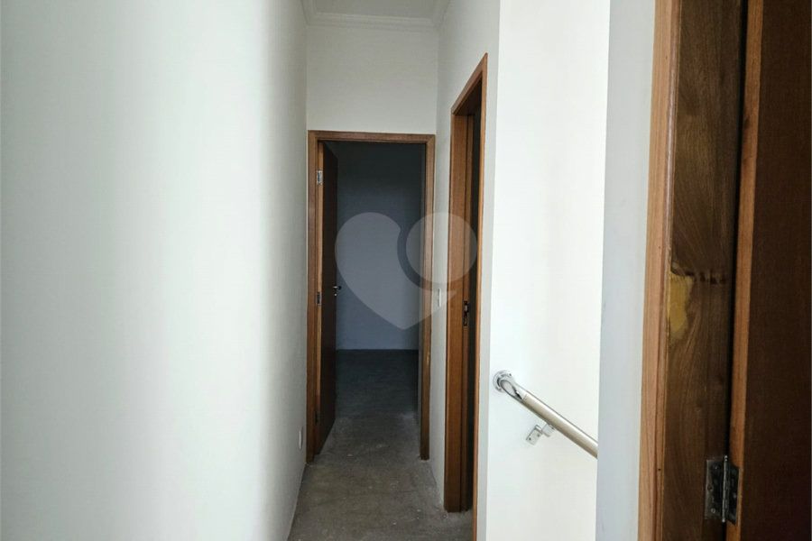 Sobrado à venda com 3 quartos, sendo 1 suíte, em Vila Romero, São Paulo, SP
