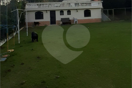 Casa à venda ou para alugar com 5 quartos, sendo 1 suíte, no Centro, Bom Jesus dos Perdões, SP