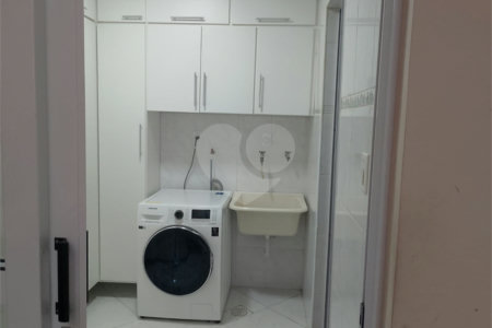 Sobrado à venda com 3 quartos, sendo 2 suítes, em Vila Dom Pedro I, São Paulo, SP