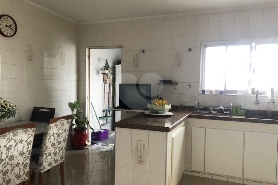 Sobrado à venda com 3 quartos, sendo 1 suíte, em Vila Gustavo, São Paulo, SP
