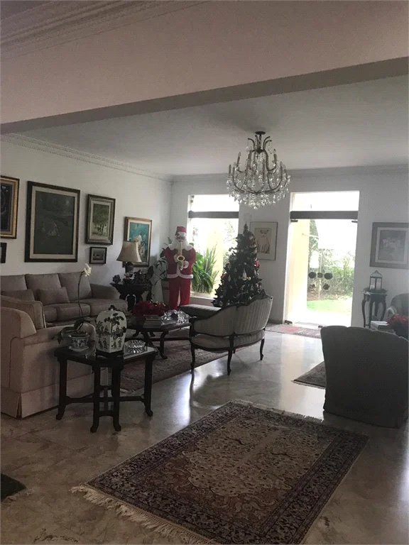 Casa à venda com 4 suítes em Jardim Leonor, São Paulo, SP