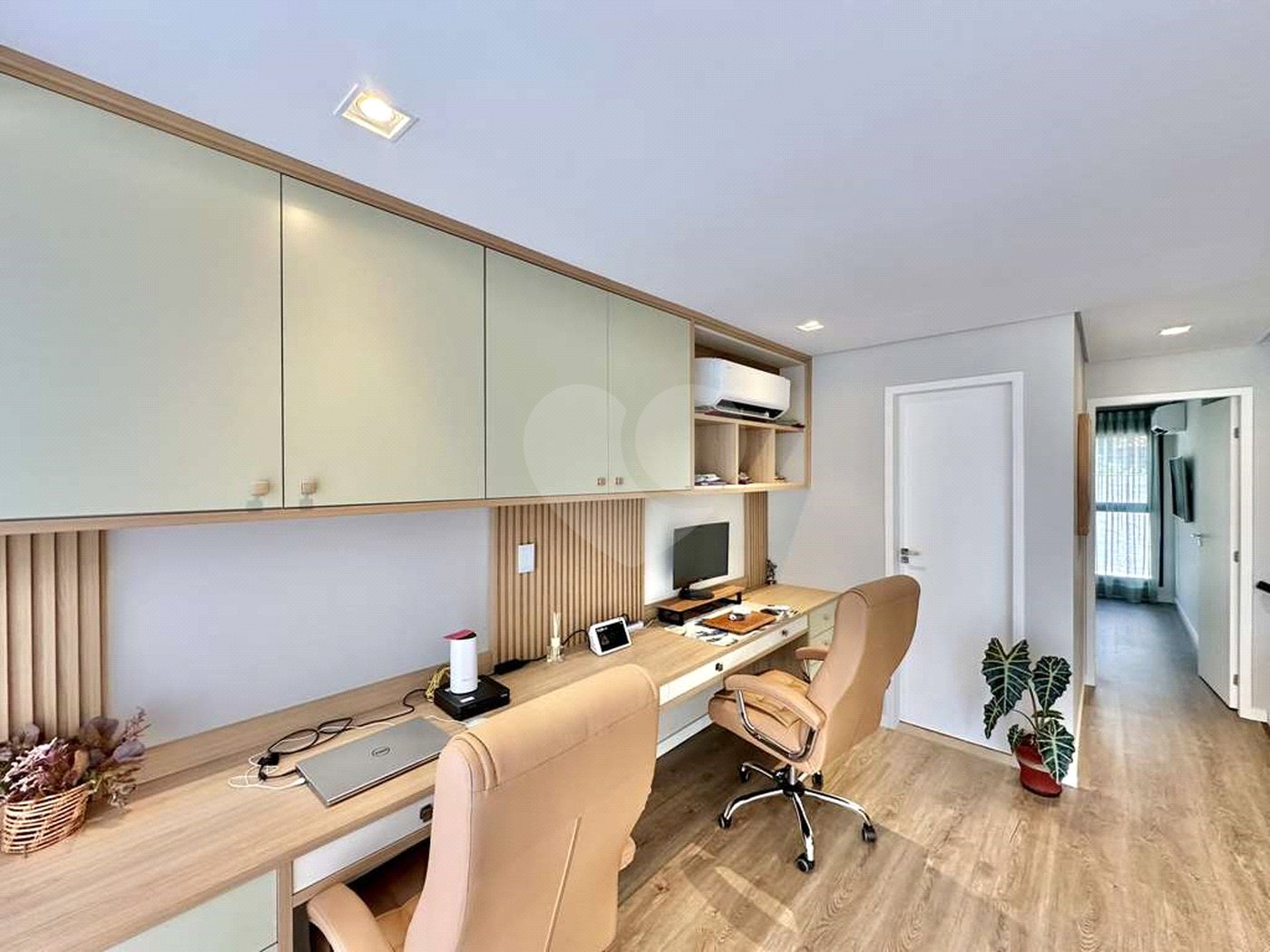 Casa à venda com 2 suítes no condomínio Gran Loft, Cotia - SP