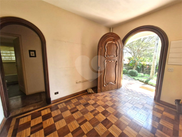 Casa Térrea à venda com 5 quartos em Jardim Petrópolis, São Paulo, SP