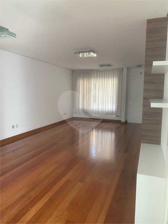 Casa à venda com 3 suítes no condomínio Villaggio Belvedere, São Paulo - SP