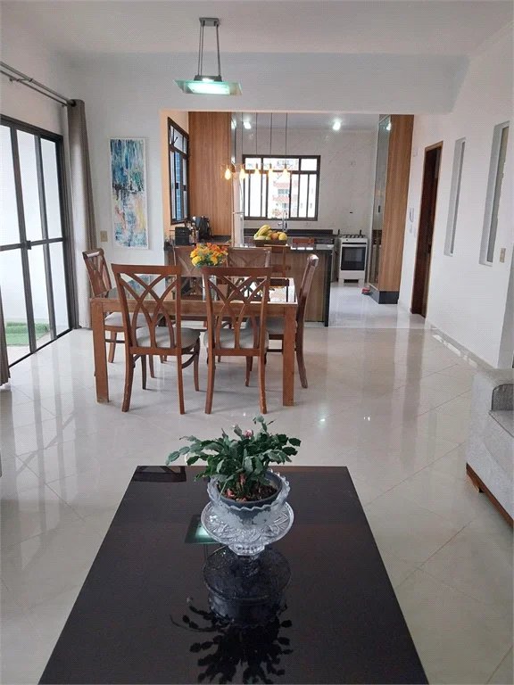 Apartamento à venda com 4 quartos, sendo 1 suíte, em Vila Ipojuca, São Paulo, SP