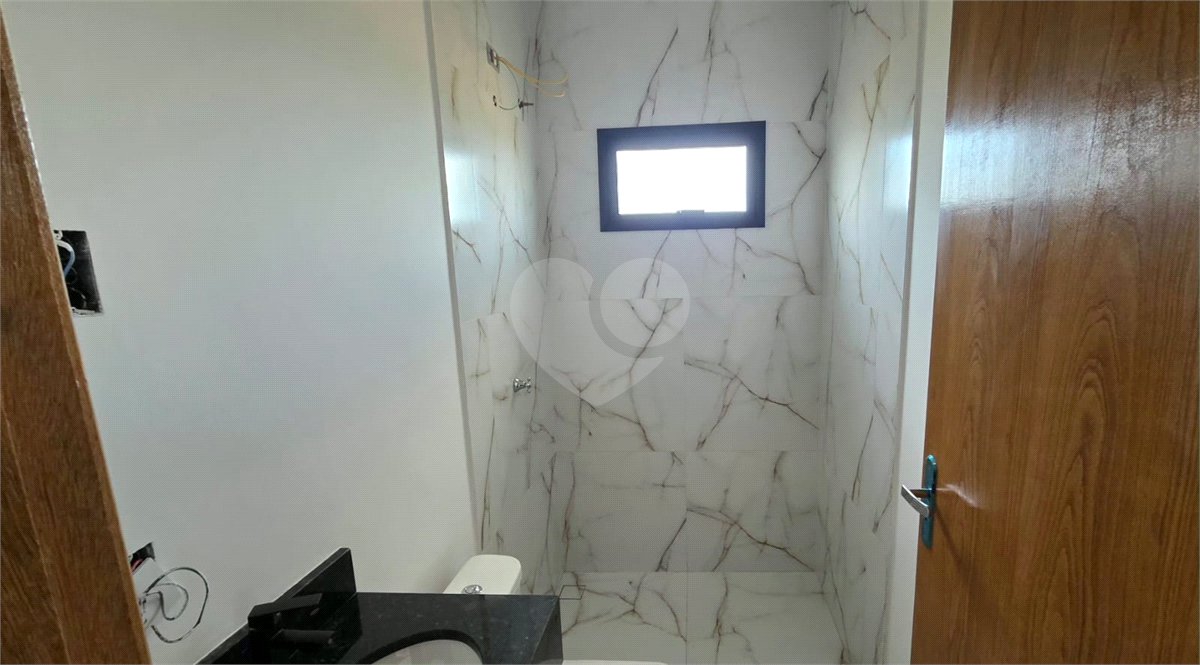 Casa à venda com 2 quartos, sendo 1 suíte, no condomínio Tivolli, Itapetininga - SP